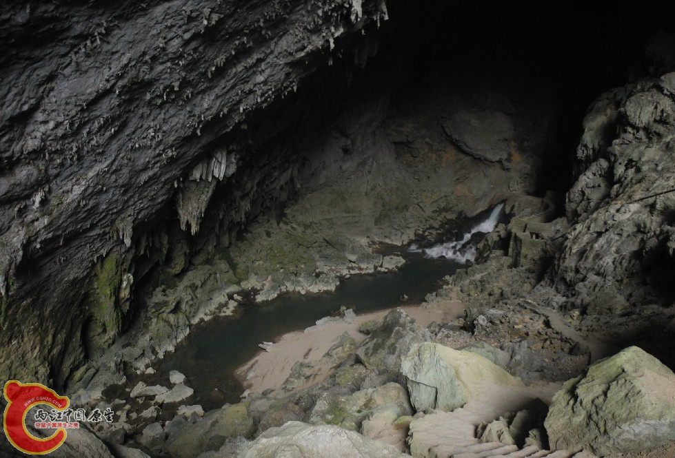 洞中的小井河.jpg