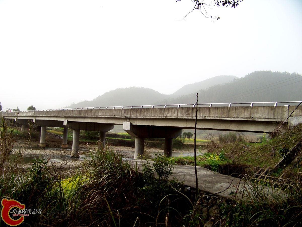 路过一水坝