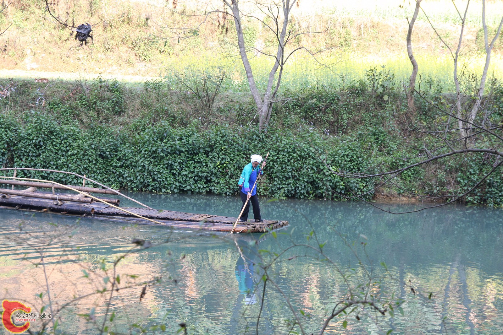 小小竹排江中游.JPG